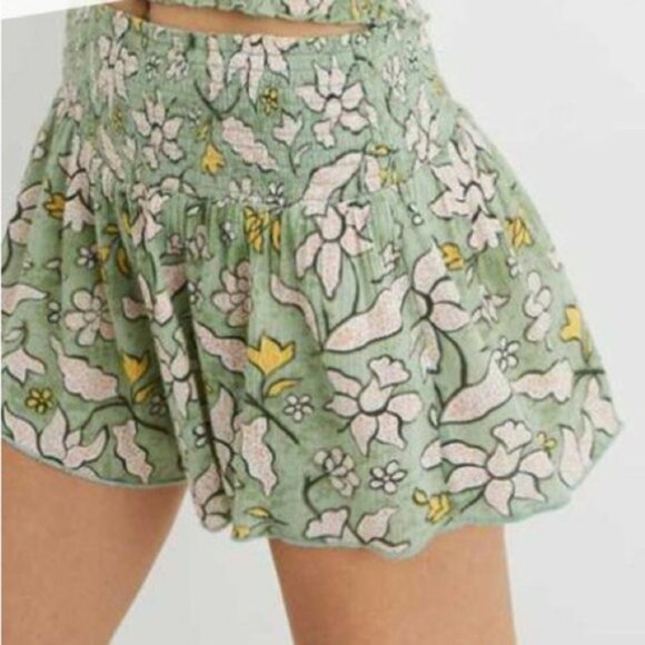 AERIE - Real Good smocked high waisted shorts size M - Picture 6 of 7